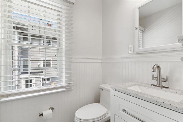 21-23 Richards Rd 2, Watertown, MA 02472