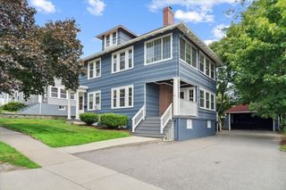 21-23 Richards Rd 2, Watertown, MA 02472