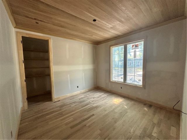7111 Linden Street, Prairie Village, KS 66208