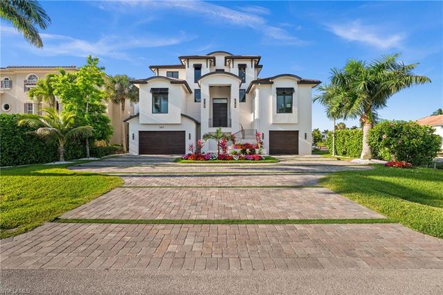 380 Trade Winds AVE, Naples, FL 34108