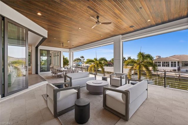 380 Trade Winds AVE, Naples, FL 34108