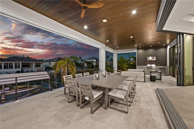 380 Trade Winds AVE, Naples, FL 34108