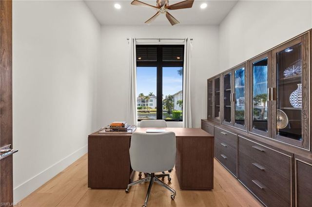 380 Trade Winds AVE, Naples, FL 34108