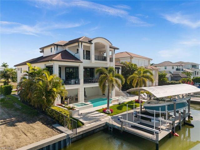 380 Trade Winds AVE, Naples, FL 34108
