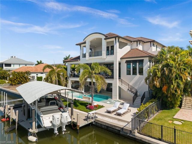 380 Trade Winds AVE, Naples, FL 34108