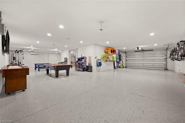 380 Trade Winds AVE, Naples, FL 34108