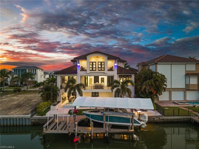 380 Trade Winds AVE, Naples, FL 34108