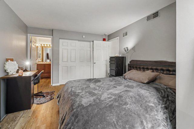 3255 Kirchoff Road 203, Rolling Meadows, IL 60008