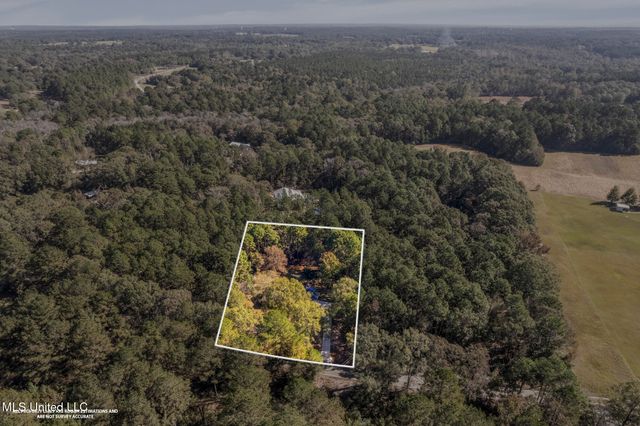 304 Boggy Hollow Road, Purvis, MS 39475