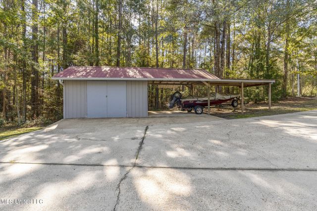 304 Boggy Hollow Road, Purvis, MS 39475