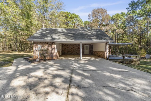 304 Boggy Hollow Road, Purvis, MS 39475