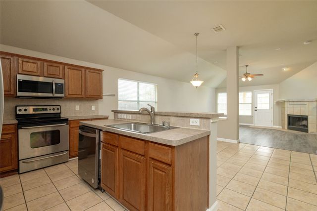 3247 Yeltes, Grand Prairie, TX 75054