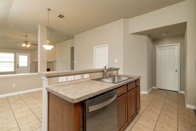 3247 Yeltes, Grand Prairie, TX 75054