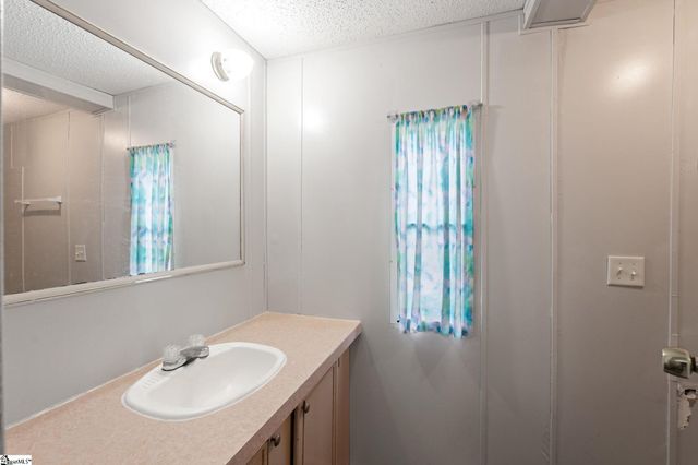 9 Natick Drive, Piedmont, SC 29673