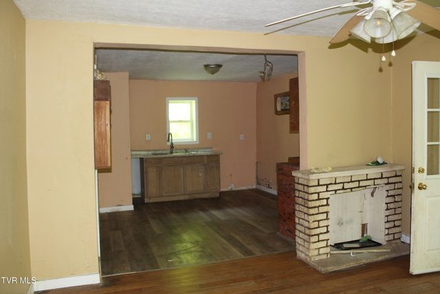 1438 Ely Town Road, Dryden, VA 24243