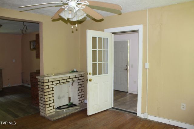 1438 Ely Town Road, Dryden, VA 24243