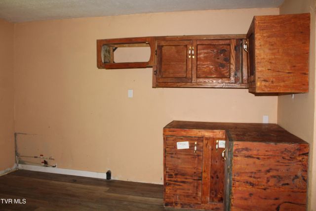 1438 Ely Town Road, Dryden, VA 24243