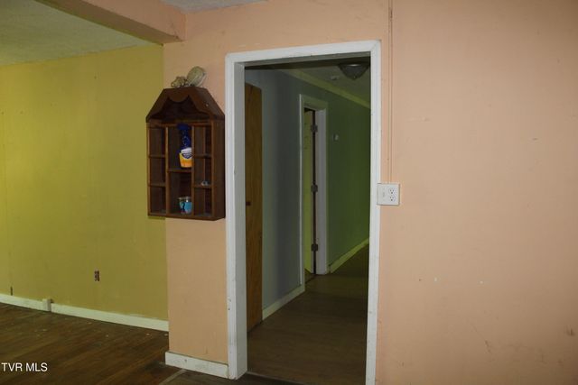 1438 Ely Town Road, Dryden, VA 24243
