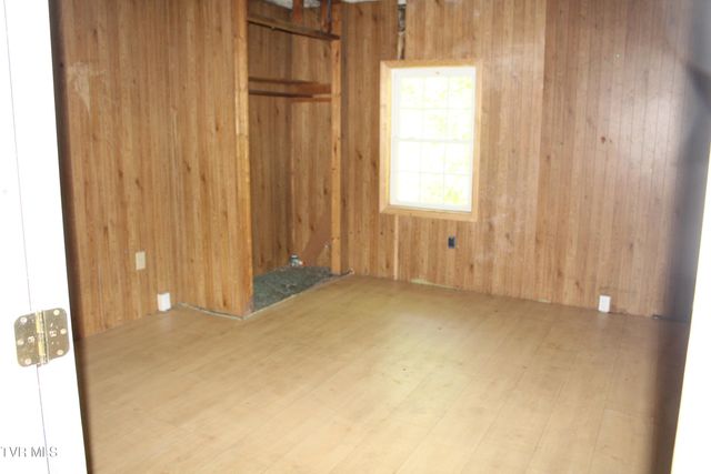 1438 Ely Town Road, Dryden, VA 24243