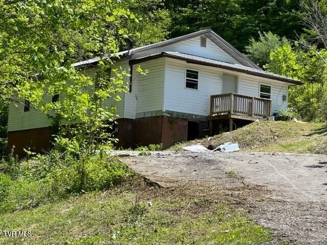1438 Ely Town Road, Dryden, VA 24243