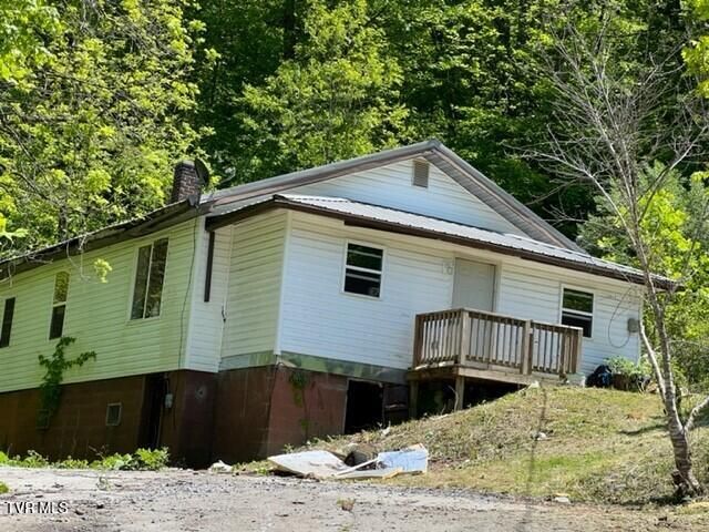 1438 Ely Town Road, Dryden, VA 24243
