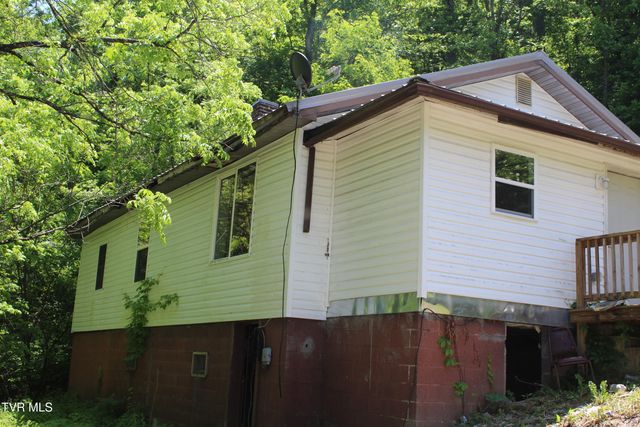 1438 Ely Town Road, Dryden, VA 24243