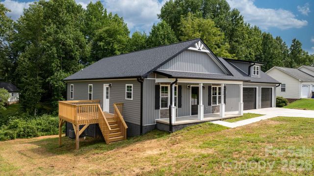 128 Buck Shoals Circle, Hudson, NC 28638