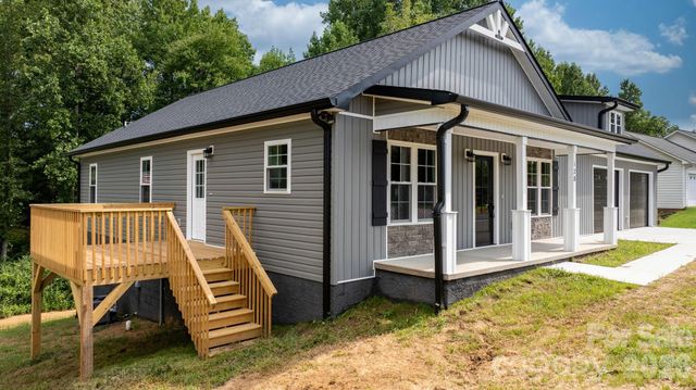 128 Buck Shoals Circle, Hudson, NC 28638