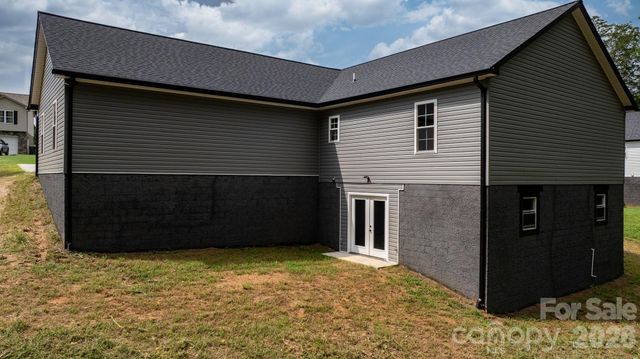 128 Buck Shoals Circle, Hudson, NC 28638