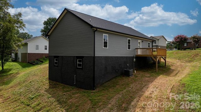 128 Buck Shoals Circle, Hudson, NC 28638