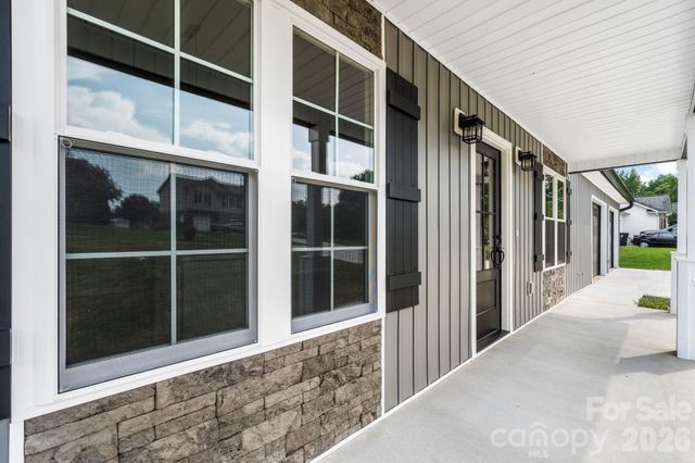 128 Buck Shoals Circle, Hudson, NC 28638
