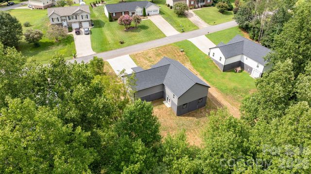 128 Buck Shoals Circle, Hudson, NC 28638