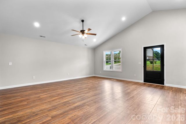 128 Buck Shoals Circle, Hudson, NC 28638