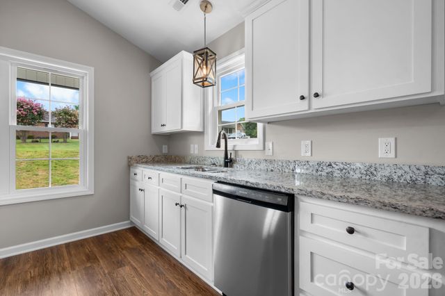 128 Buck Shoals Circle, Hudson, NC 28638