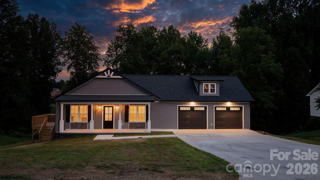 128 Buck Shoals Circle, Hudson, NC 28638