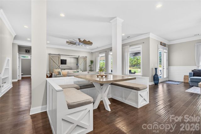 121 Leeward Shoals Lane, Mooresville, NC 28117