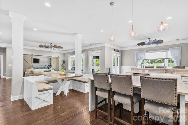 121 Leeward Shoals Lane, Mooresville, NC 28117