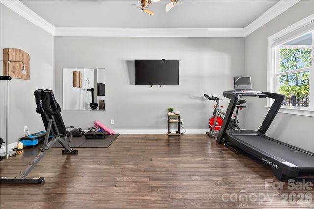 121 Leeward Shoals Lane, Mooresville, NC 28117