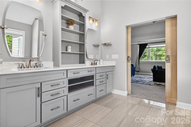 121 Leeward Shoals Lane, Mooresville, NC 28117