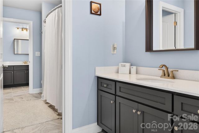 121 Leeward Shoals Lane, Mooresville, NC 28117