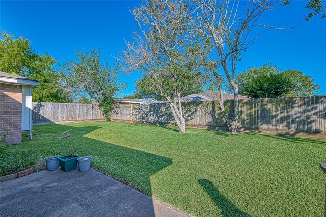 442 Redway Lane, Houston, TX 77598