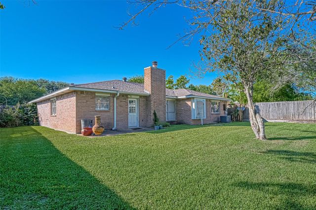 442 Redway Lane, Houston, TX 77598