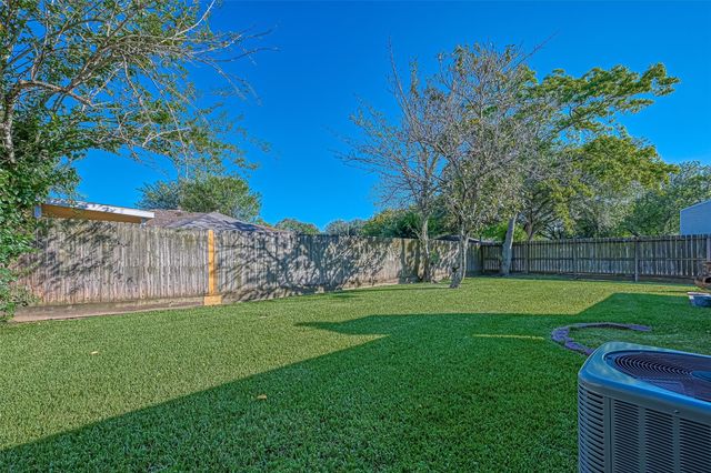 442 Redway Lane, Houston, TX 77598