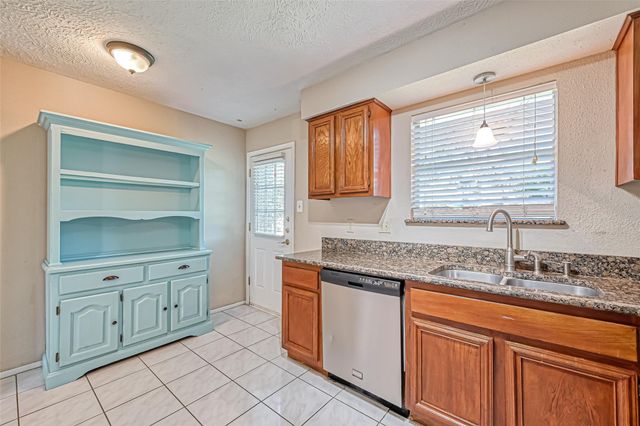 442 Redway Lane, Houston, TX 77598