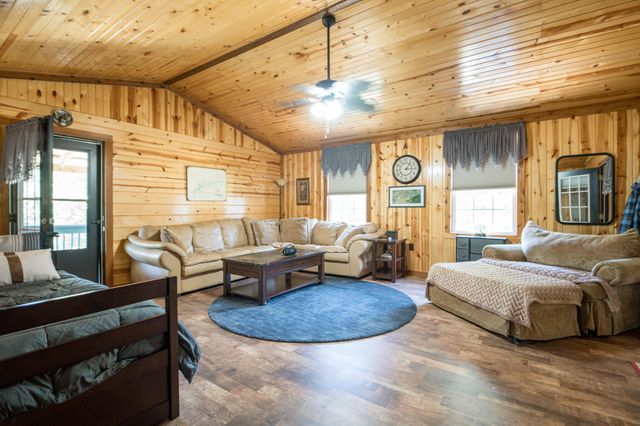 385 Dripping Springs Rd Road, Bronston, KY 42518