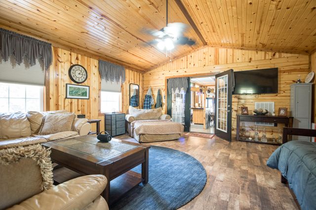 385 Dripping Springs Rd Road, Bronston, KY 42518