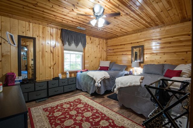 385 Dripping Springs Rd Road, Bronston, KY 42518