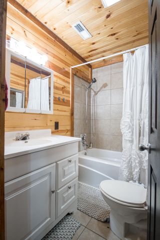 385 Dripping Springs Rd Road, Bronston, KY 42518