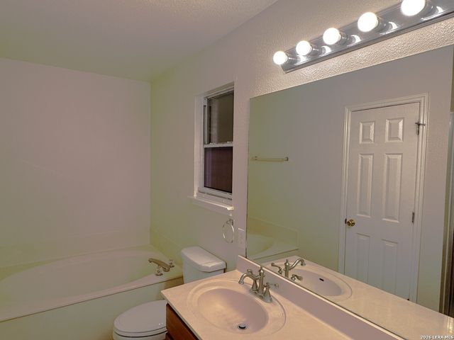 9735 KEENELAND RUN, San Antonio, TX 78254