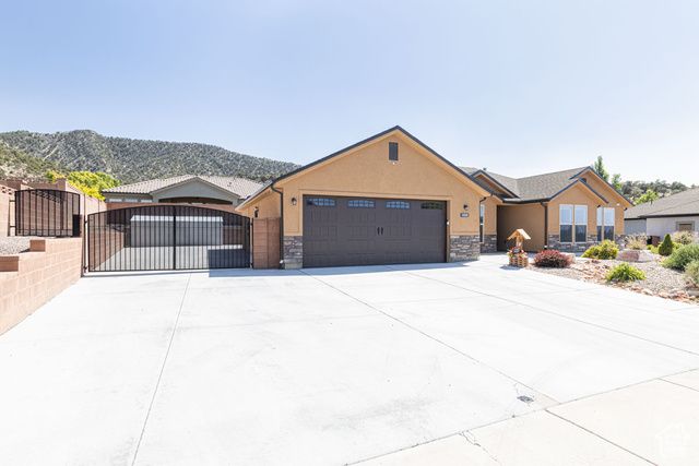 1054 E ASHDOWN FOREST RD, Cedar City, UT 84721